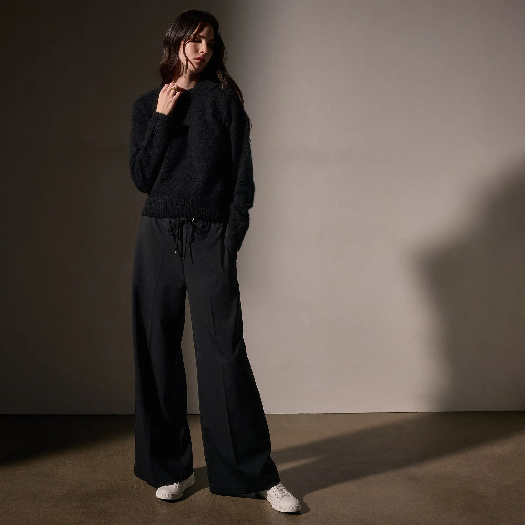 Cashmere Saddle Shoulder Crew Neck - True Black