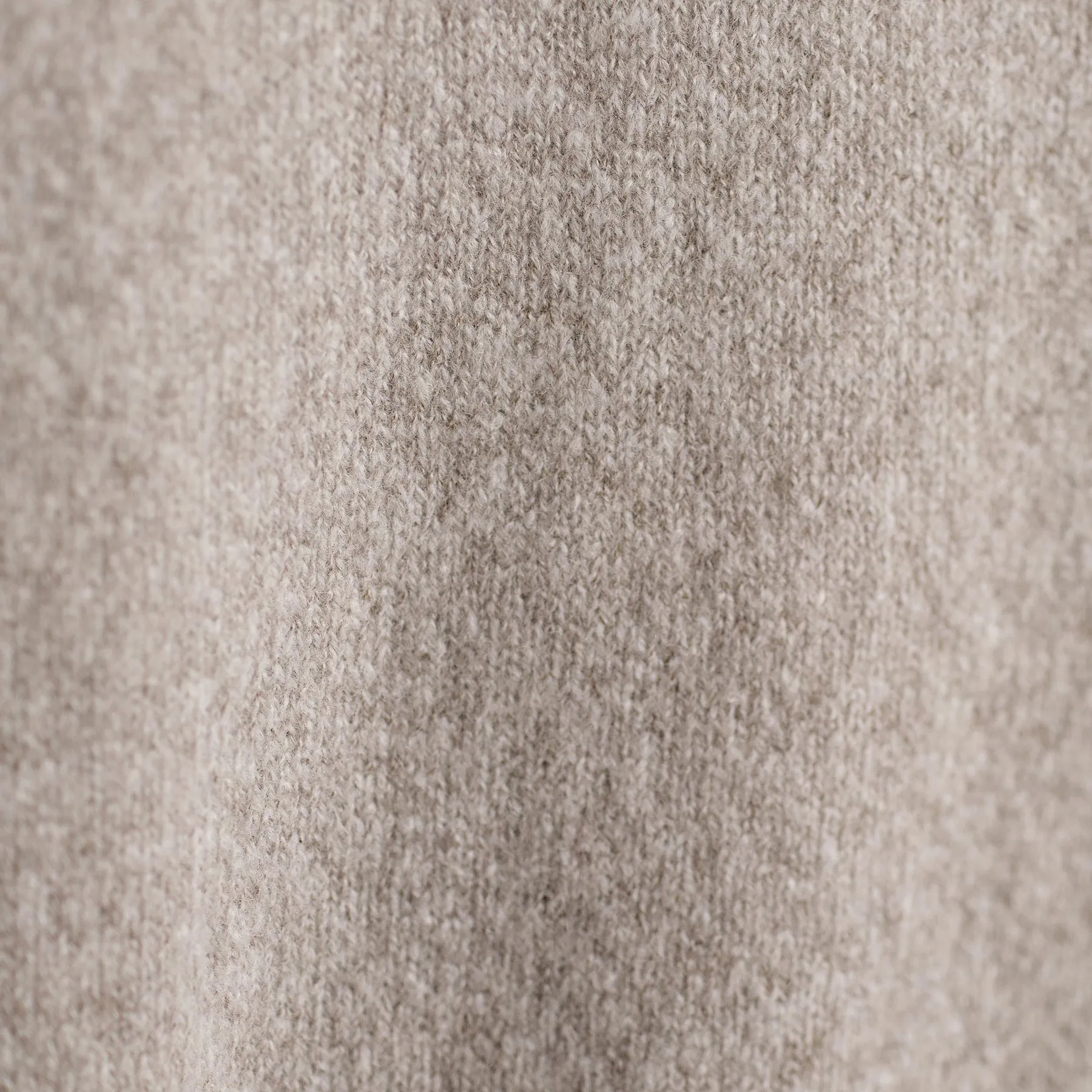Lightweight Textured Cashmere V-Neck - Hazel